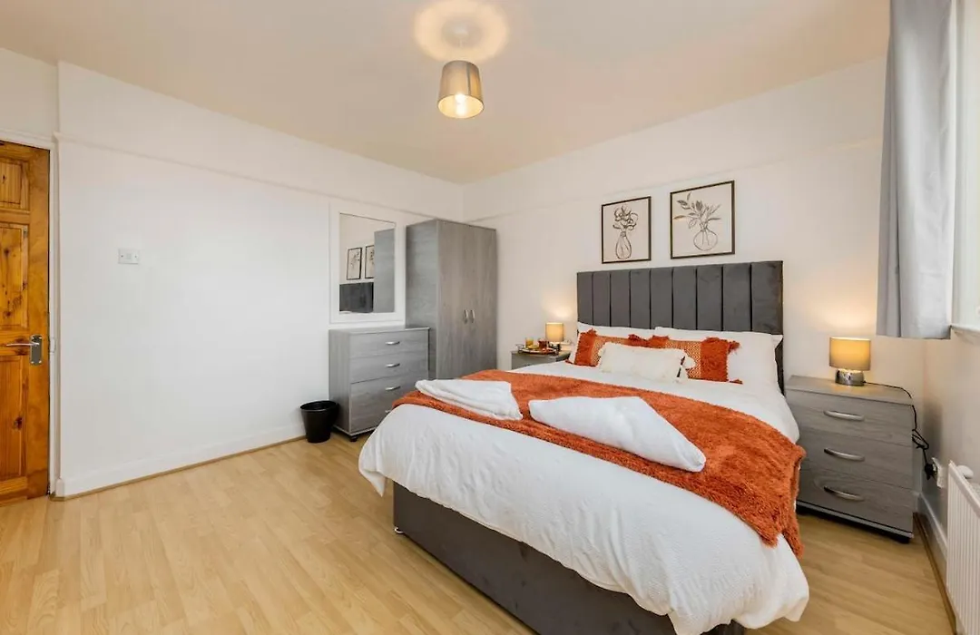 Charming Cosy Home - Your Retreat Awaits-1