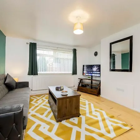Charming Cosy Home - Your Retreat Awaits-3